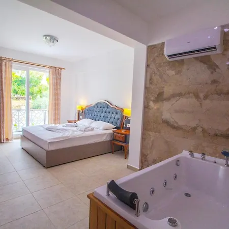 Opal Villa, Oezel Havuzlu,