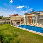 Opal Villa, Oezel Havuzlu,