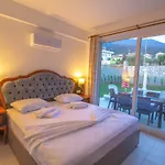 Opal Villa, Oezel Havuzlu, Willa