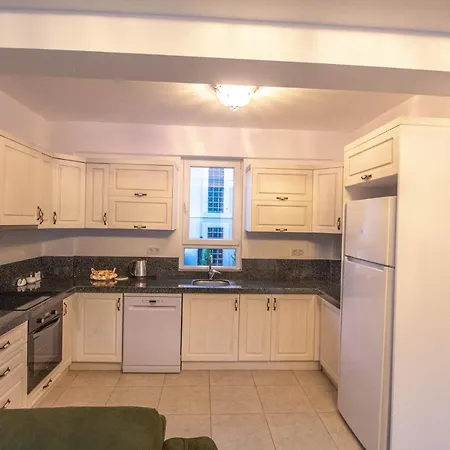 Opal Villa, Oezel Havuzlu, Villa *