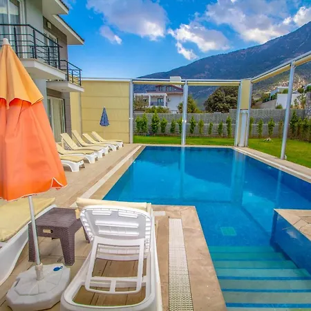 Opal Villa, Oezel Havuzlu, וילה