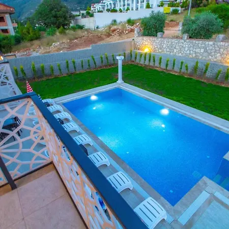 Opal Villa, Oezel Havuzlu, וילה *