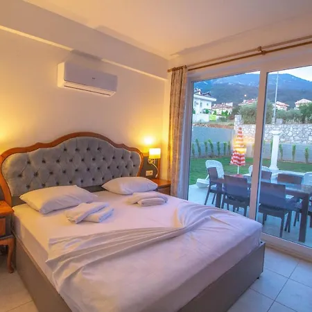 Opal Villa, Oezel Havuzlu, וילה